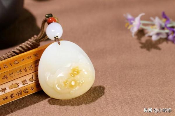 巨龍騰空而起,暢遊戲珠,飛龍形態各異,霸氣十足 巨龍騰空而起,暢遊戲珠,飛龍形態各異,霸氣十足