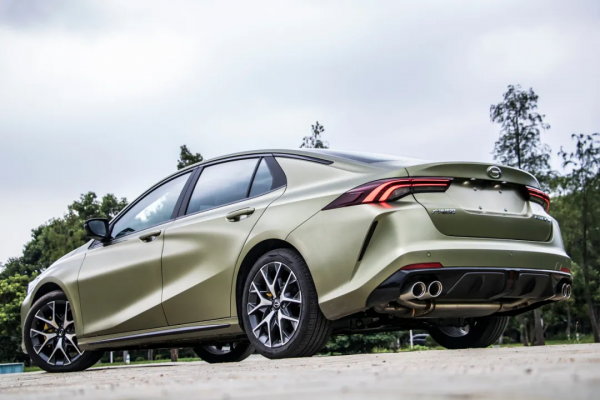 原廠改裝排氣,駕駛氛圍滿分,最近大熱的傳祺影豹到底怎樣? 原廠改裝排氣,駕駛氛圍滿分,最近大熱的傳祺影豹到底怎樣?