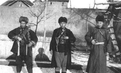 1971年,四川搬磚工吹牛暴露,竟是隱藏21年的土匪,身背19條人命 1971年,四川搬磚工吹牛暴露,竟是隱藏21年的土匪,身背19條人命