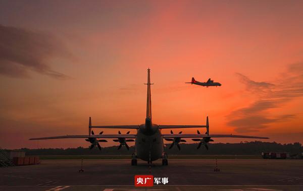 這陣仗有點兒大！南部戰區海軍多架反潛巡邏機出動