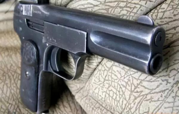 蔣緯國回憶：在大陸時，一位少將與上校向他下跪的經歷