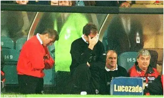 騙子英超行騙記：二十天賺200萬，紅軍名宿成冤大頭