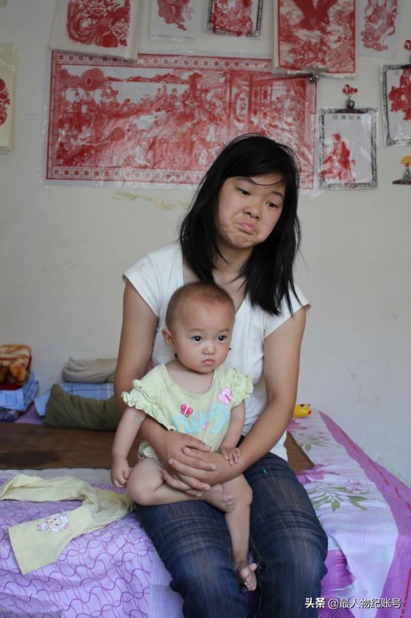 我身高70釐米，娶了個老婆跟人跑了，如今我靠剪紙養活女兒