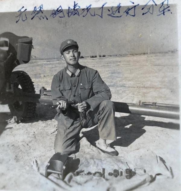 知道炮兵裡最危險的炮手是誰嗎？瞄準手