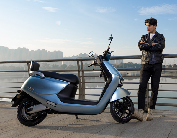 臺鈴獅子王電摩,採用石墨烯電池技術,續航達180公里 臺鈴獅子王電摩,採用石墨烯電池技術,續航達180公里