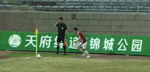 武漢三鎮罰失點球，14連勝被終結，衝超暫緩，中甲奪冠恐再生變數