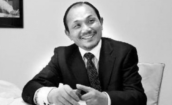 賭王堯建雲：出老千一夜贏600萬，被砍雙腿時，才想起師父那句話