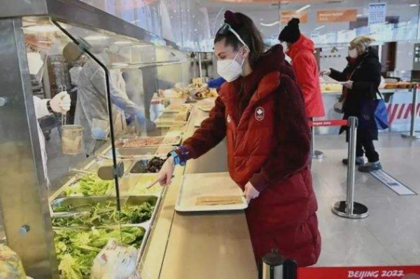 韓國運動員吐槽冬奧會餐飲，稱並不好吃，網友：難道每頓吃鹹菜嗎