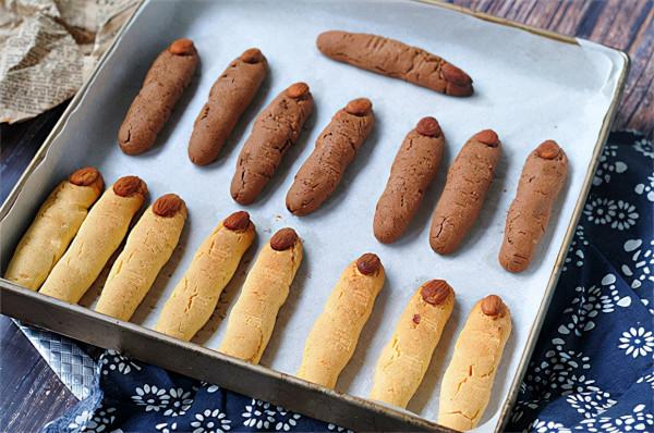 萬聖節，做一款恐怖女巫手指餅乾，超酥脆的方子，小朋友好喜歡