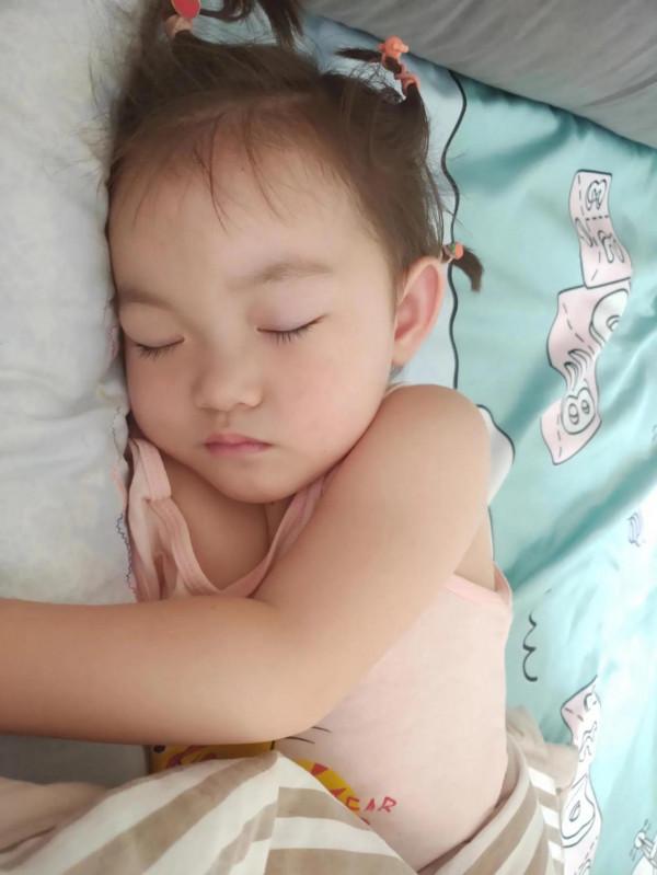 你們家的孩子都是幾點睡覺的? 你們家的孩子都是幾點睡覺的?