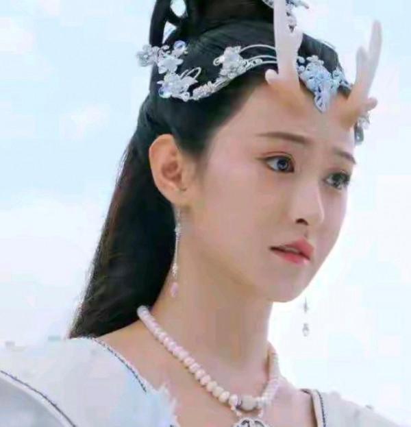 演趙麗穎妹妹，又搭檔張若昀，從女配到女主，朱聖禕真的紅了