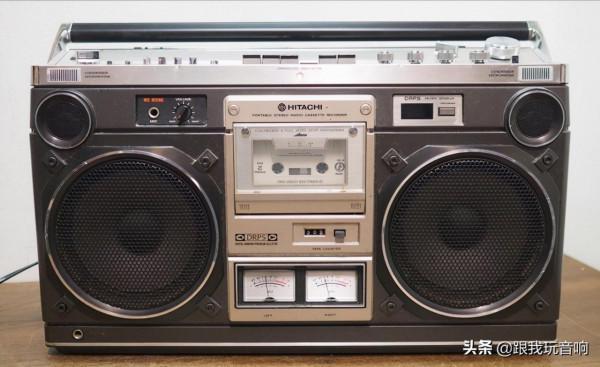 介紹一種日立 雙UV表4波段收音機 行動式錄音機 TRK-8180和TRK-8181