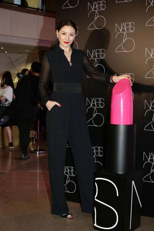 任達華妻子琦琦不看臉,身材跟奚夢瑤沒差,網友:會保養不像51歲 任達華妻子琦琦不看臉,身材跟奚夢瑤沒差,網友:會保養不像51歲