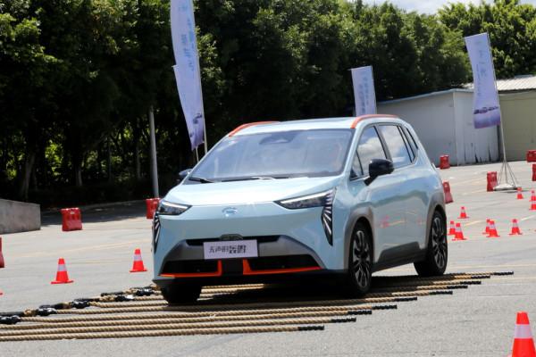 埃安Y 試駕點評:終於有一輛個性不賣萌的十萬級電動車了 埃安Y 試駕點評:終於有一輛個性不賣萌的十萬級電動車了