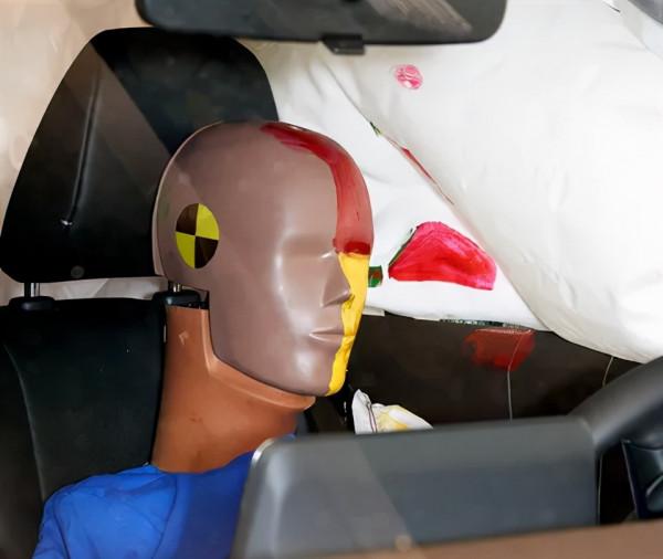 最新碰撞成績出爐：又一本田斷B柱，沃爾沃單項倒數第二