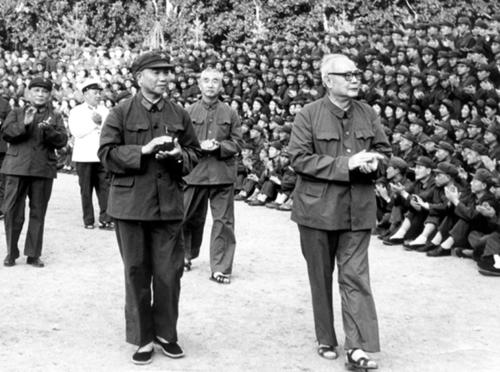 1978年,葉劍英卸任國防部長後,為何由徐向前接任呢? 1978年,葉劍英卸任國防部長後,為何由徐向前接任呢?