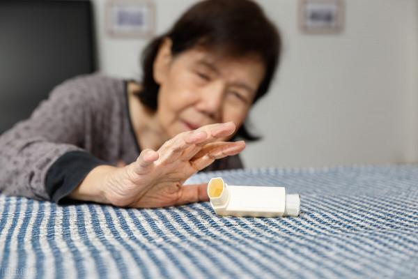61歲女人：做了5年免費保姆，一朝悔悟，老年人再婚並不幸福