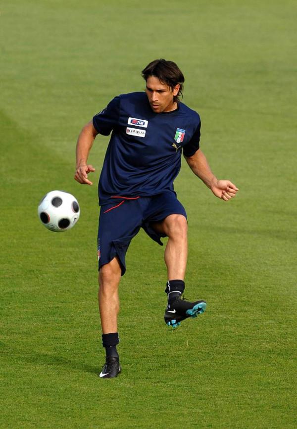 意甲浪子,一年一城同樣傳奇,自甘墮落的天才博列洛 意甲浪子,一年一城同樣傳奇,自甘墮落的天才博列洛