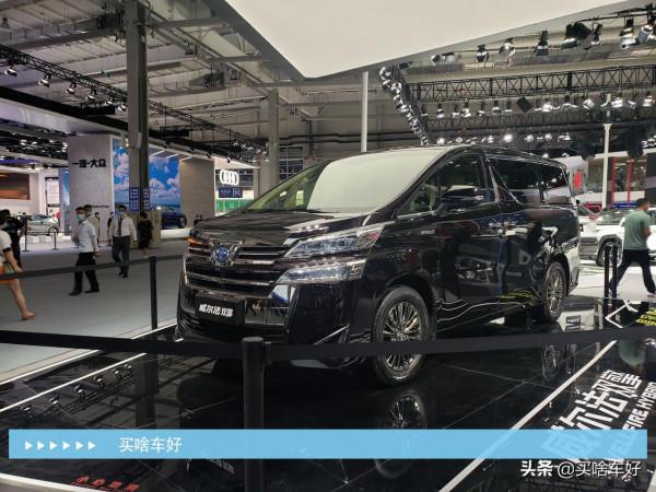 開豐田威爾法出門旅行,不想住酒店的時候可以在車裡將就住一宿 開豐田威爾法出門旅行,不想住酒店的時候可以在車裡將就住一宿