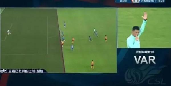 大禁區線，下半場拉“直”了