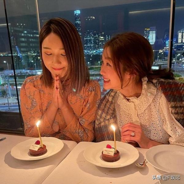 小兒子淘氣將紫薯泥弄得整臉都是 岑麗香曬為兒子洗澡的溫馨日常 小兒子淘氣將紫薯泥弄得整臉都是 岑麗香曬為兒子洗澡的溫馨日常