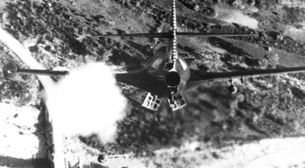 七十多年前,一個美軍王牌飛行員因為狂妄而喪命於朝鮮的藍天上 七十多年前,一個美軍王牌飛行員因為狂妄而喪命於朝鮮的藍天上