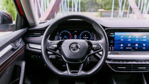 讓“德味兒”更親民 試駕斯柯達明銳PRO 讓“德味兒”更親民 試駕斯柯達明銳PRO