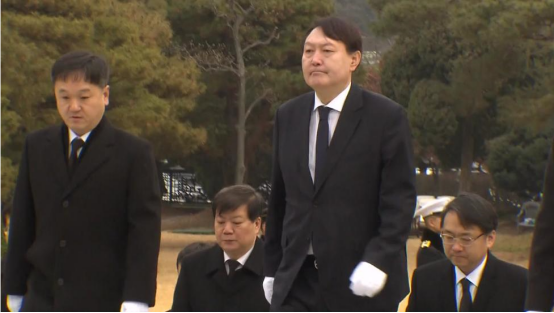 赦免無望,朴槿惠87歲才出獄!文在寅會進去和她作伴嗎? 赦免無望,朴槿惠87歲才出獄!文在寅會進去和她作伴嗎?