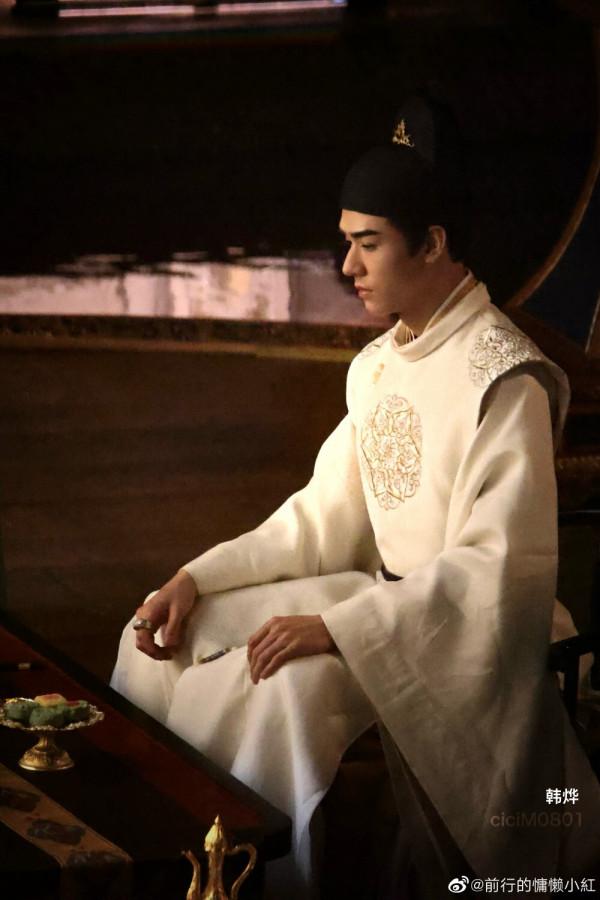 熬過了2021年的“古偶醜男潮”，2022年終於可以上岸狂歡了