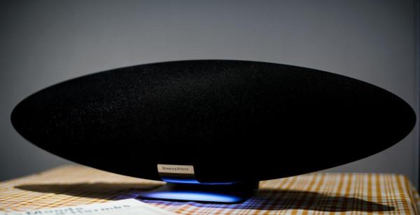 以Hi-end音質標準打造的時尚齊柏林飛艇 - B&;W Zeppelin5代 以Hi-end音質標準打造的時尚齊柏林飛艇 - B&;W Zeppelin5代