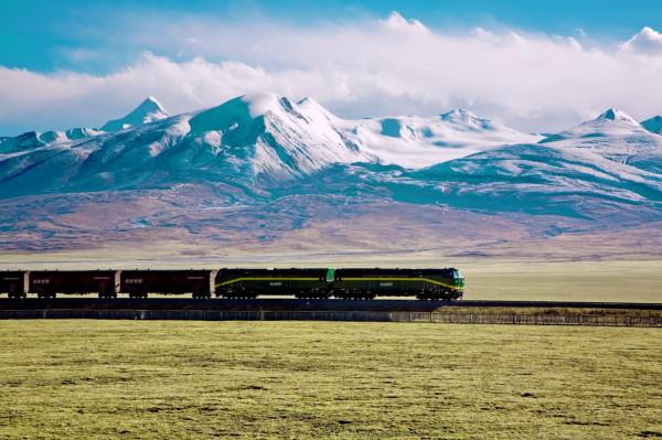 長度破吉尼斯世界紀錄的火車,8個車頭682節車廂,僅一位司機 長度破吉尼斯世界紀錄的火車,8個車頭682節車廂,僅一位司機