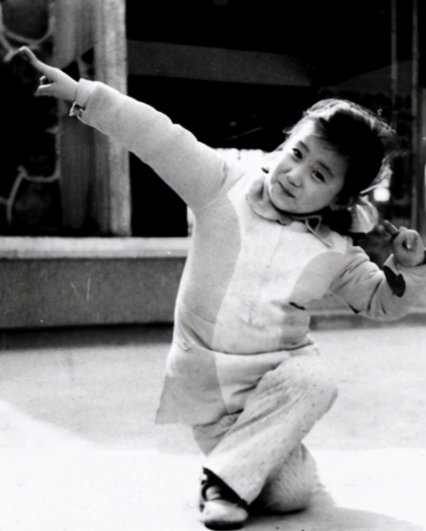 6次獻唱奧運12年登春晚,嫁給鄧中翰後,為何譚晶銷聲匿跡? 6次獻唱奧運12年登春晚,嫁給鄧中翰後,為何譚晶銷聲匿跡?