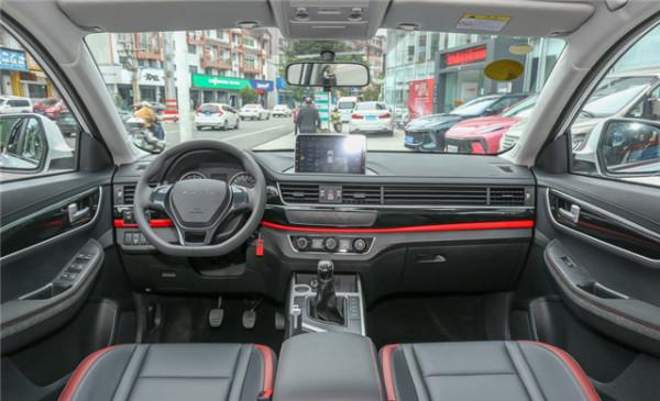 體驗東風風行T5，緊湊型SUV，外觀漂亮，搭載1&period;6L發動機