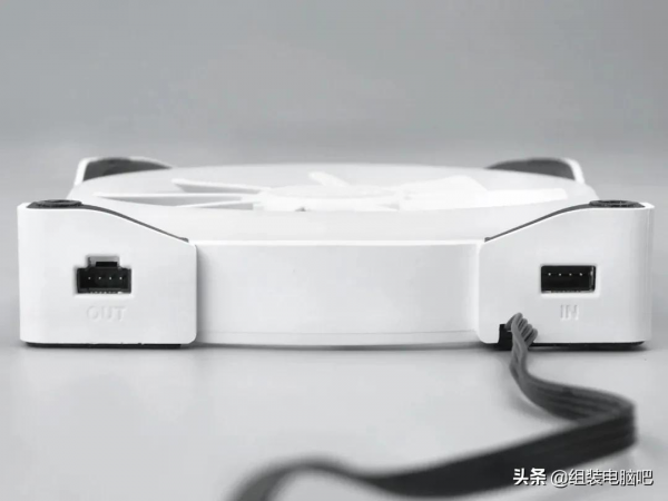 穩壓 i9 12900K！恩傑海妖 Z73 RGB 白色水冷評測