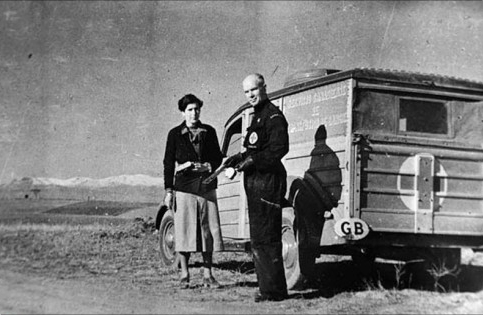 1996年，西班牙政府邀請一群平民來訪，他們是誰？