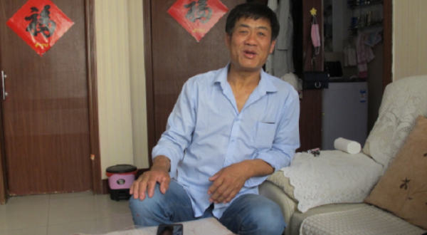 山東農民堅持38年寫書法，一幅字10萬不賣，靠寫字送兒子出國留學