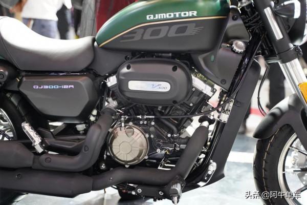 摩博會丨QJmotor閃300S、逸550售價公佈，迷之自信