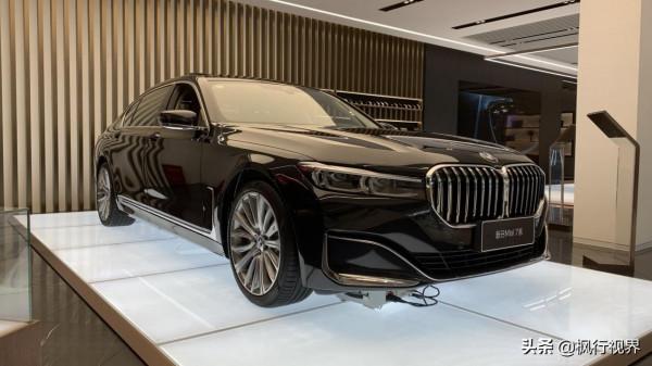 針尖對麥芒！奧迪A8L和寶馬740Li對比實拍，誰會是最佳之選？