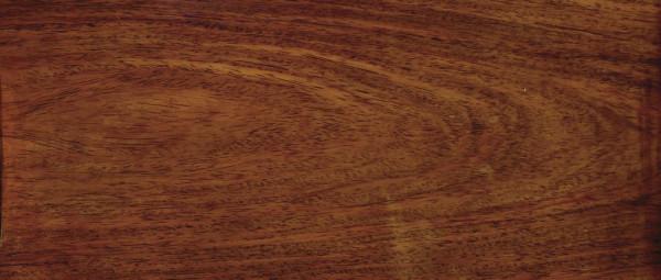 細若蚊足、淺淡乾淨，黃花梨垂手圈椅棕眼典型