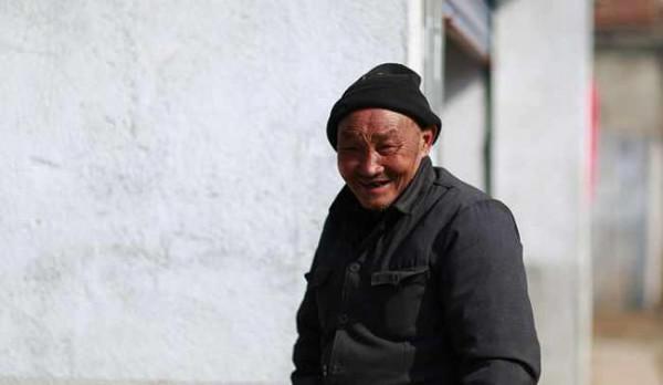 農村六十多歲的光棍,可以申請五保戶嗎?侄子有沒有義務贍養? 農村六十多歲的光棍,可以申請五保戶嗎?侄子有沒有義務贍養?