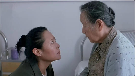 黃素影：13歲演老太太，78歲時兒子悲慘離世，91歲拍戲被“欺負”