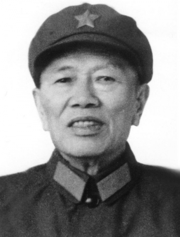 1949年小戰士從報紙上認出父親，連長：你別鬧了！這可是兵團司令