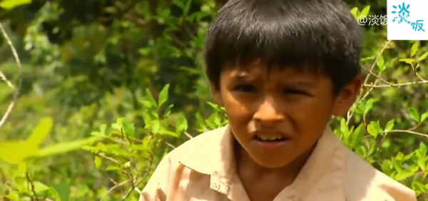 玻利維亞小孩為了上學，每天劃鋼索穿越300米峽谷，失誤就喪命