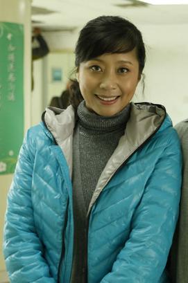 “黑妹”戚慧：5次上春晚，一婚丈夫病故退圈，如今二婚收穫幸福