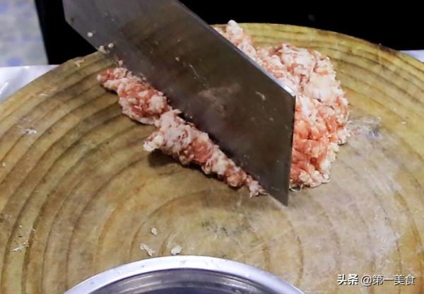 大廚教你做家常炸醬麵，調好醬汁才是關鍵，醬香濃郁，一碗不夠吃