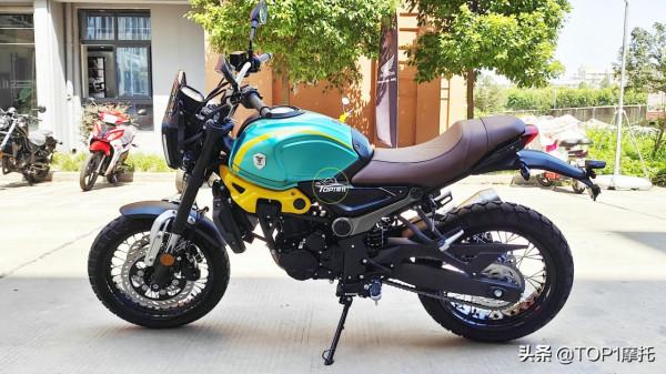 無極300AC攀爬版到店實拍 更適合跑爛路的復古摩托 無極300AC攀爬版到店實拍 更適合跑爛路的復古摩托