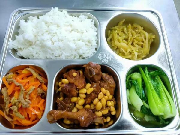 小學生日常午餐