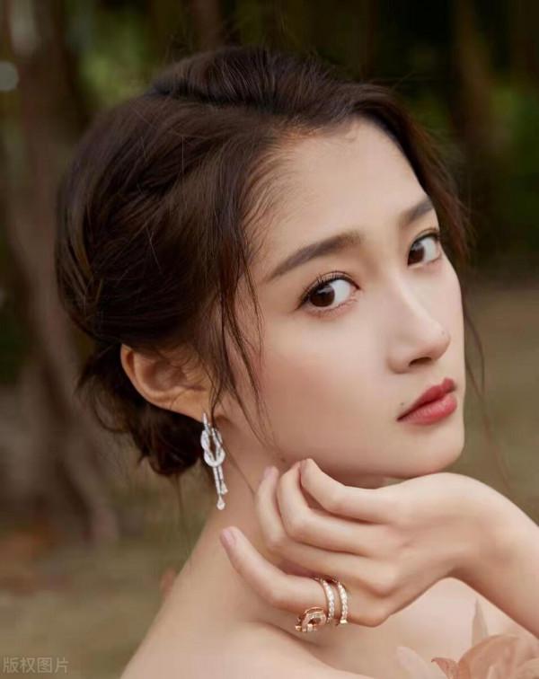 國民女神關曉彤