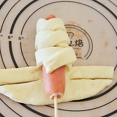 第一次嘗試熱狗麵包卷｜超級柔軟，沒想到這麼好吃