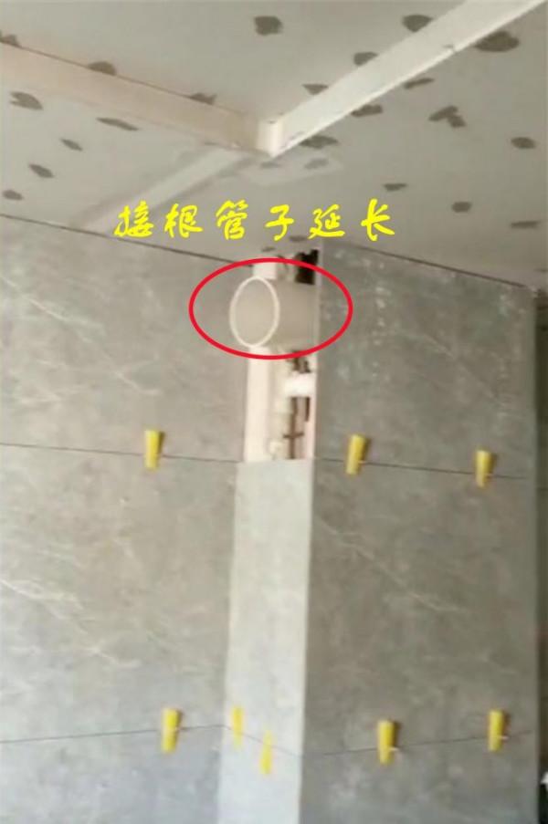 廚房“翻車現場”,煙道口旁多了一根下水管,妨礙我裝止逆閥 廚房“翻車現場”,煙道口旁多了一根下水管,妨礙我裝止逆閥